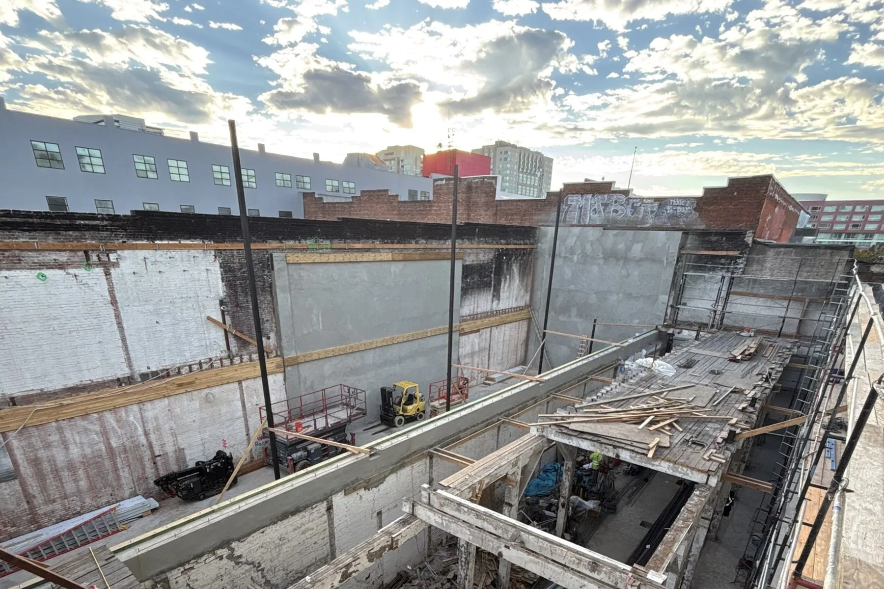 63 Bluxome St, SoMa: new structure rising inside the kept brick shell